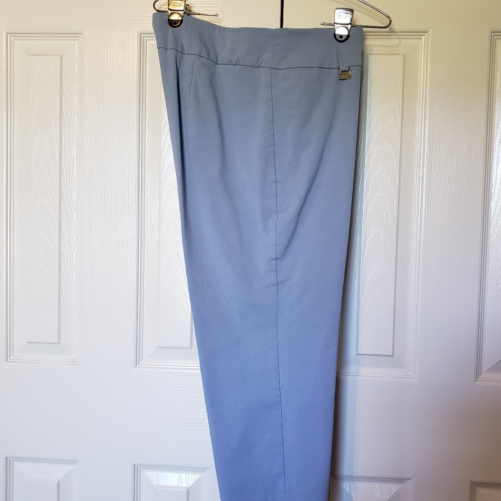 Very Nice NWOT Lt Blue Alfani Dress Capris SZ 16W
